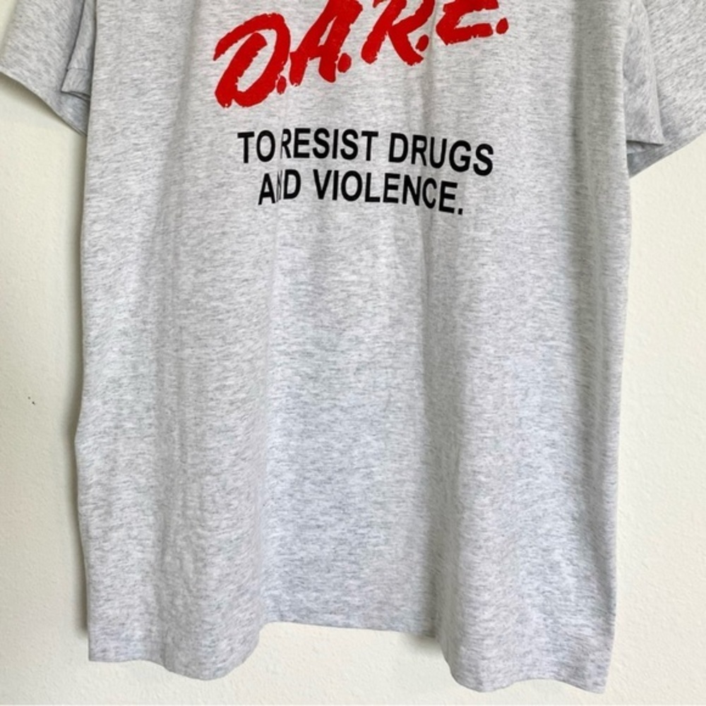 Vintage DARE T Shirt Graphic Print 90’s Tee Gray Oversized Size Large - Picture 2 of 6